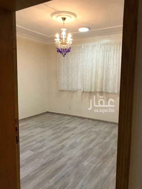 1242721 دور للإيجار نظيف
الدور الاول مكون من مجلس وصالتين مفتوحه على بعض ومطبخ راكب كبير و ثلاث غرف نوم مساحه الغرف كبيرة وحده ماستر ودورتين مياة اعزكم الله مدخلين المكيفات راكبة الواجهة شرق الموقع في شارع الامير عبد المجيد ، حي مدينة العمال ، الخبر
المطلوب : 45 الف ريال طريقة الدفع كل 6 شهور او كل سنة
