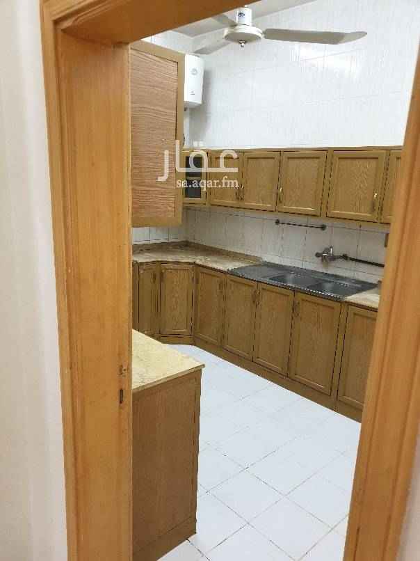 1699465 شقه من ٣ غرف و٢ دورات ميا وصاله المكيفات والمطبخ راكبه الايجار ١٨ الف تامين ٢٠٠٠ ريال يسترد بعد الخروج ٥٠٠ ماء موقع الشقق مميز جميع الخدمات عندها للتواصل مع المالك مباشره
0503209089