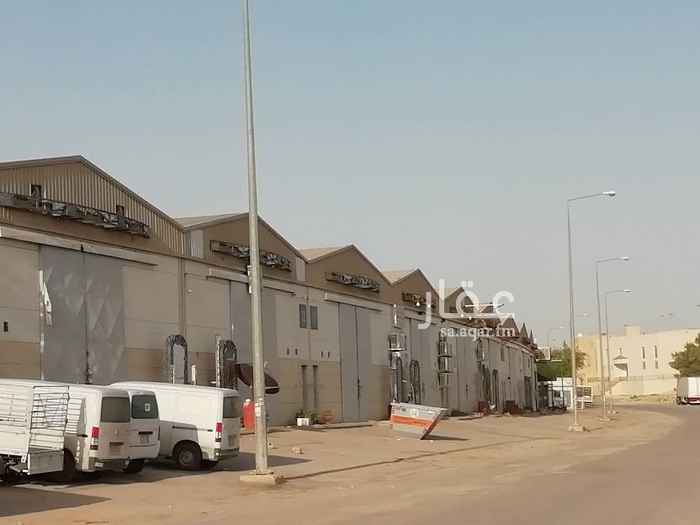 1556702 مستودعات على طريق الحائر حي المصانع مقابل الحراج الجديد
منها 4 مستودعات كل مستودع مساحه 440 متر
كامل الخدمات
والترخيص
للتواصل 0558881855