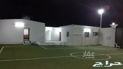 1568941 استراحة غيم للمناسبات للإيجار اليومي والشهري جدة الحمدانية الرحمانية٢ ام الحمام سابقا بالقرب من مسجد بلال بن رباح
يحتوي على قسمين
قسم الرجال/ ويوجد به مجلسين واحد كنب والأخر عربي وملعب كورة قدم ومطبخ ودورتين مياه
قسم النساء/ وله مدخل خاص ويوجد به مجلس كبير كنب وغرفة نوم ومطبخ ودورتين مياه وجلسات خارجية مفروشة بالإنجيلة الخضراء ومسبح وملاهي أطفال