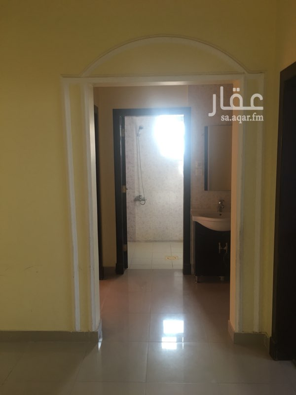 1639252 شقه في السطح مكونه من
مجلس
ودورتين مياه
وثلاث غرف
ومطبخ ويوجد مخزن صغير
وصاله 6*4
الشقه قريبه من المسجد
ومدرسه بنات ابتدائي ومتوسط
ومتوسطه اولاد
للتواصل 0550577538