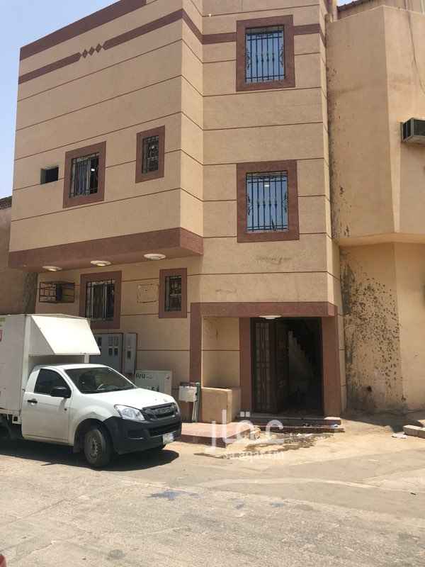 1704214 عماره في منفوحه مكونه من 12 غرفه و12 حمام و6 مطابخ
و3 صالات بحاله ممتازه للإيجار بالكامل على مؤوسسات او شركات بعقد كامل لمن لديه الرغبه الاتصال