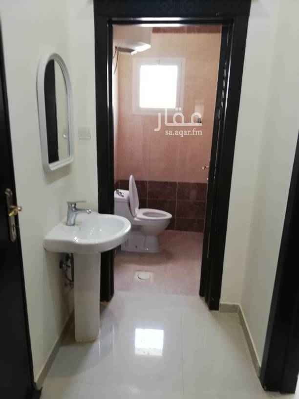 1553825 شقتين للايجار بالمونسيه ٣ غرف و٢ حمام وصاله وحده في الدور الأول والثانيه في السطح في شارع الصباح متوفر جميع الخدمات موقع مميز قريبه من شارع الحسن والدمام وقريبه من المسجد والمحطه الشقه اللي في السطح فيها بلكونه مطله علي الشارع السعر ٢٠ الف