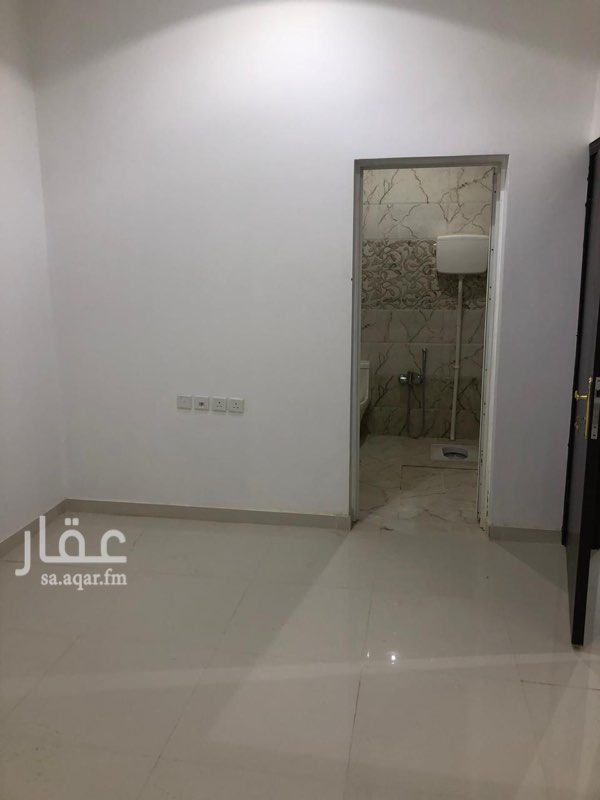 1762768 شقة مع السطح + غرفة ماستر
دور ثالث . في دورة الشمال في (الجبيلة )