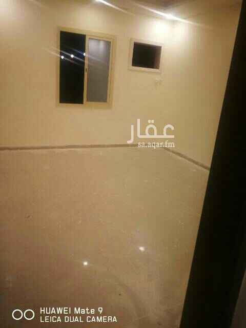 1756177 يوجد لدينا فلل فاخره للبيع الدور الارضي يتكون مجالس استقبال ومطبخ زائد المرافق والدور الاول يتكون من اربع غرف نوم وصاله وملحق يتكون من غرفتين نوم وصاله زايد المرافق ومصعد