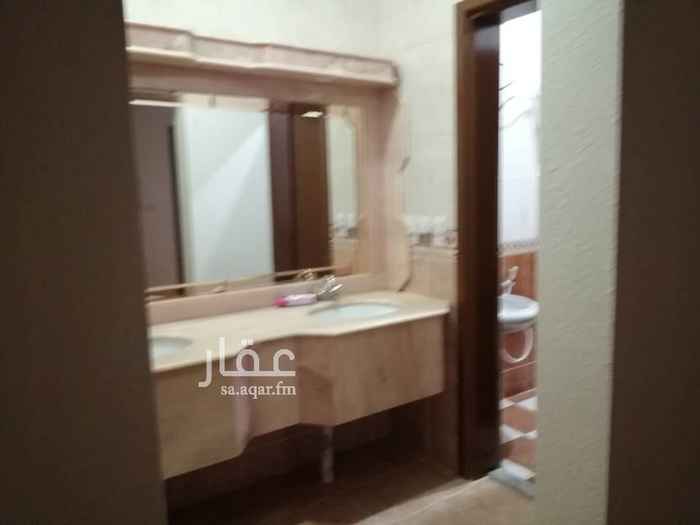 1675299 الشقه تتميز بقربها من مستشفى عسير وجميع الخدمات المطلوب توفرها المدخل مستقل وعداد كهرباء مستقل الماء شبكة تحليه