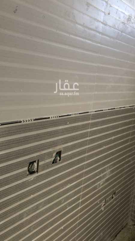 1446308 بحي البوادي دور مكون من 6 غرف وصاله و مطبخ و مستودع و 4 دورات مياه و مشب خارجي مع دورت مياه وحوش ومدخل سياره
وشقه خلفيه مكونه من 4 غرف وصاله ومطبخ ودورتين مياه جميع المغاسل رخام تفصيل و الكهرباء والسباكه عليه ضمان 50 عام و الجبسيات اناره مخميه و الستاير مخفيه
الواجه كاسر رخام اسباني
مطلوب 950 الف العرض مباشر