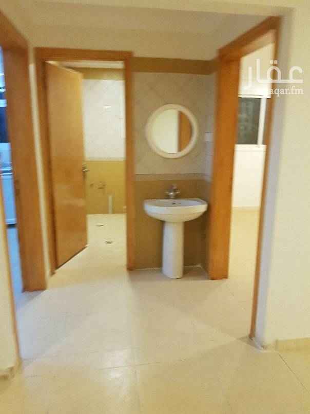 1748324 شقه نظيفه جدا ... في الدور الثالت
يوجد مطبخ راكب ... بقرب خدمات
يوجد مصعد