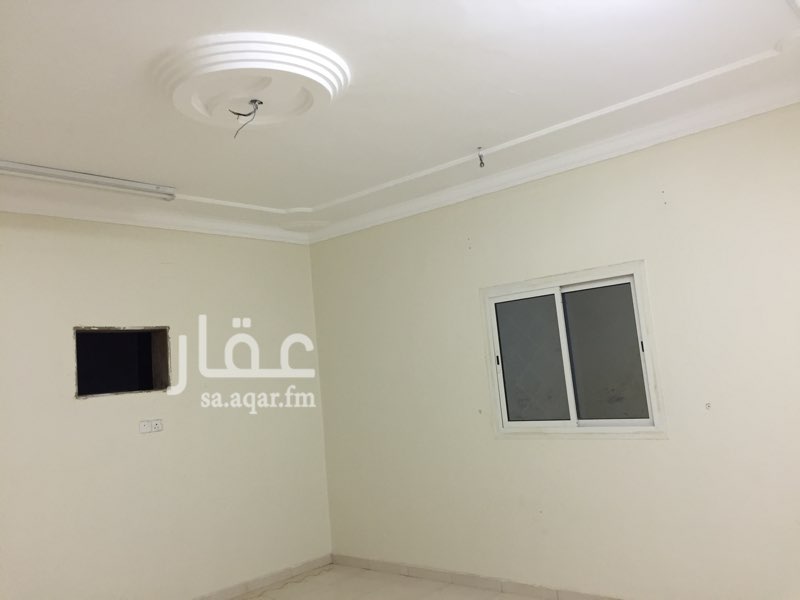 1100919 للبيع عماره في ج ٢١ تتكون من ست شقق
اربع شقق من ثلاث غرف ومدخلين
شقتين ملاحق من غرفتين ومدخل
حاليا فاضي شقه من ثلاث غرف وملحق
السعر قابل للتفاوض للصامل