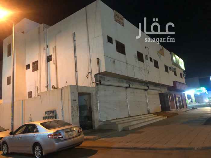 1717386 شقة مكتبية ثلاث غرف على طريق المدينة مع ملحق في السطح ولها باب مستقل