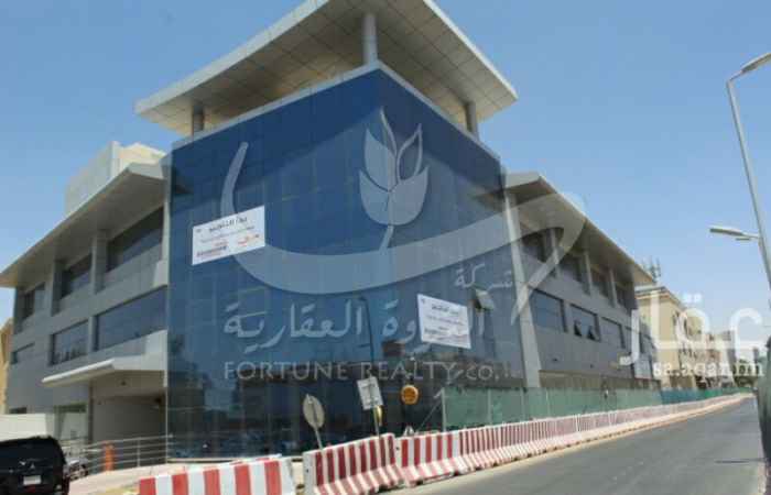 680317 @ 4tunerealty
للايجار مكاتب بحي الملز
اطلاله رااائعه على صلاح الدين
قبو مواقف سيارات
مصعد يخدم جميع الادوار
مساحة المكتب 220 م
يحتوي على حمام ومطبخ
التكييف مركزي ومجهز بانظمة الحرائق
مصلى مع دورات مياه