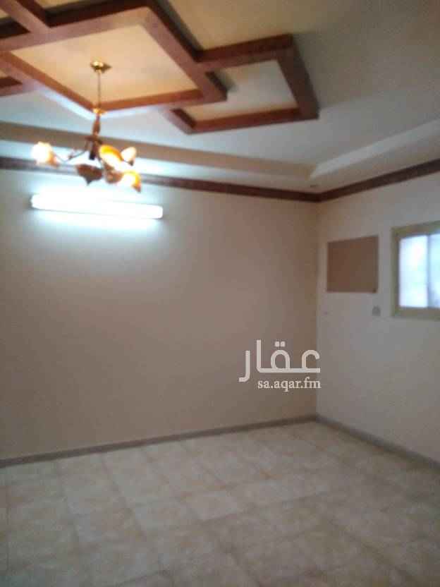 1615073 للايجار دور علوي يتكون من خمس غرف وصاله ومطبخ وثلاث حمامات كهرباء مستقل موقع ممتاز