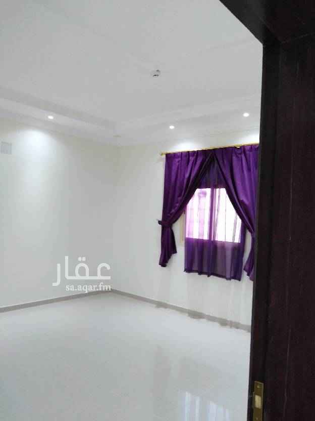 1699533 للايجار شقه تتكون من ثلاث غرف وصاله ومطبخ وحمامين كهرباء مستقل مكتبيه