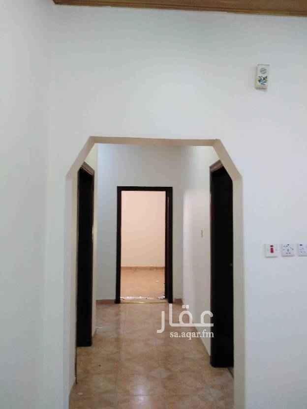 1738372 للايجار شقه تتكون من ثلاث غرف وصاله ومطبخ وحمامين في عماره عداد مستقل