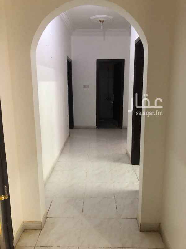 1756618 شقة للايجار بحى الخليج مكونة من مجلس ومقلط يصلح مجلس نساء جانبى ومطبخ وغرفتين نوم و2 حمام الفيلا زاوية