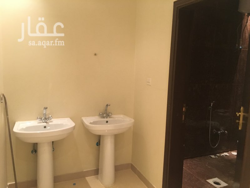 1733135 استراحات واحواش
للايجار عقد طويل
يوجد موية بير ارتواز وكهربا
للتواصل ع الواتس
او خاص