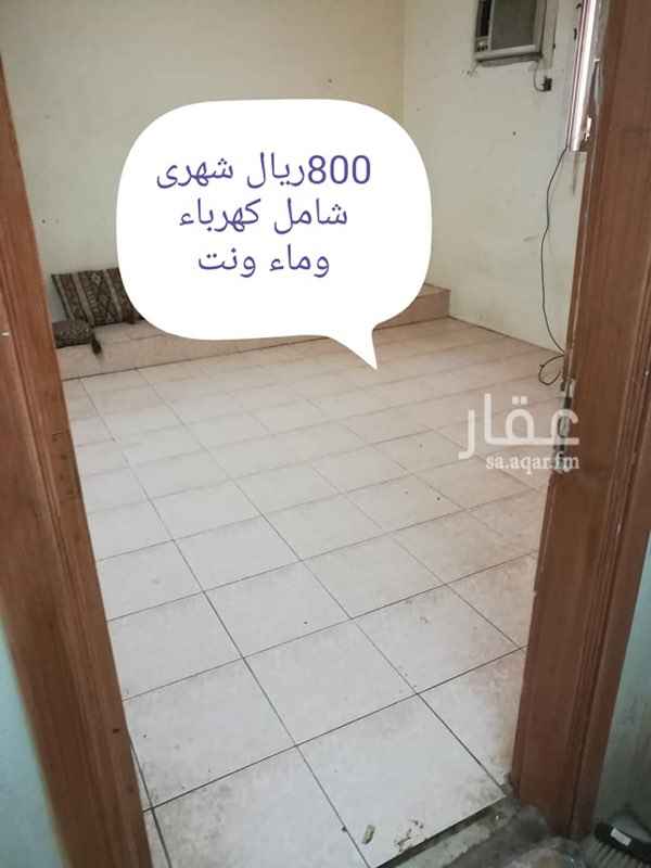 1713871 غرف عزاب
الحمام والمطبخ مشترك
متوفر عدد سبع غرف
الايجار ٨٠٠ ريال في الشهر شامل الكهرباء والماء
