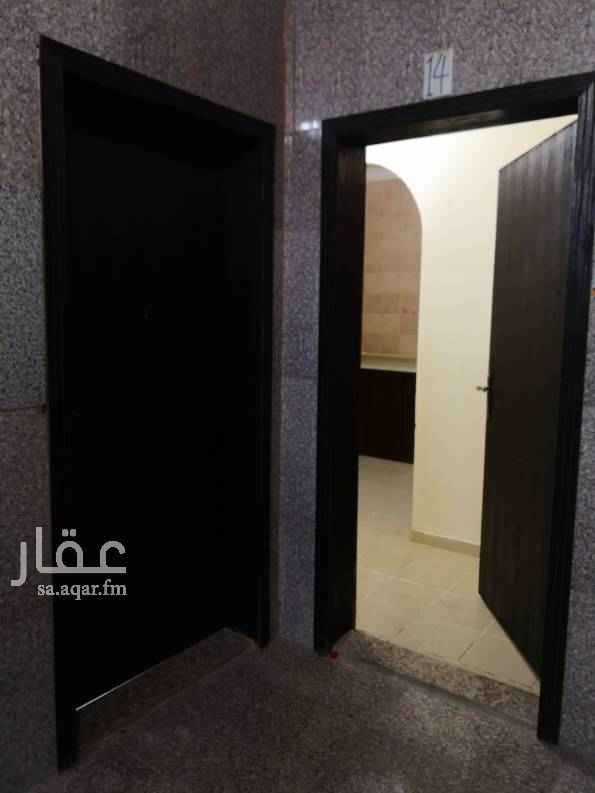 1510005 الشقة مجددة ونظيفة جدا. ولها مدخلين، والعمارة نظيفه الخدمات متوفرة (الصرف الصحي والمويه الحلوه والالياف الضؤية وتغطية شامله لكافة شبكات الاتصالات)
قريبه من ( الأسواق وسوق المزرعة والمطاعم والتموينات وغيرها)
مساحة الغرف جيده والشقه متناسقه جدا وشرحة.
ايجار الشقه مميز وشهري.