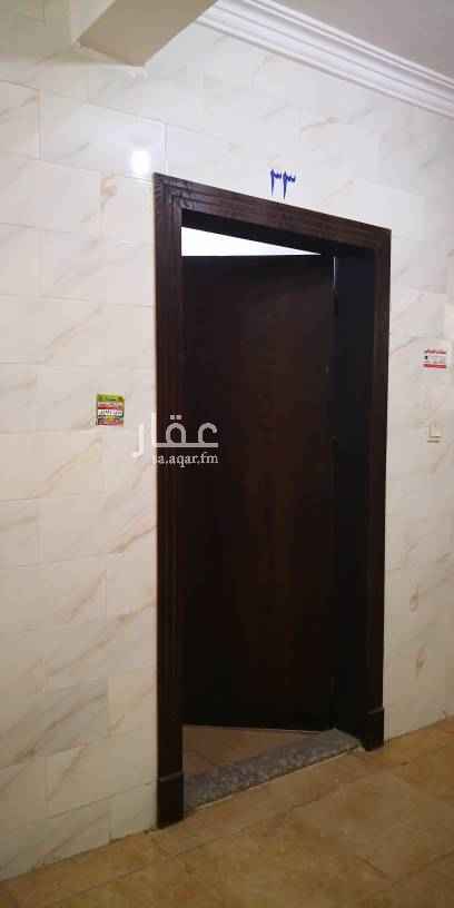 1549184 الشقه نظيفه جدا وممتازة والغرفة والصاله واسعتين ولكل واحده منهما مخزن.
الموقع ممتاز نظيف وهادئ ولايوجد حفريات أو تجمعات للمياه.
الخدمات متوفرة الصرف الصحي والمويه الحلوه والالياف الضؤية.
قرييه لاسواق المزرعه وحديقة النور.
الشقة مكونه من
صاله مع مخزن ومطبخ وغرفة مع مستودع صغير ودورة مياه