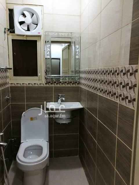 1559586 شقة غرفة وصالة ومطبخ على شكل اوفيس وحمام،مطبخ راكب وعدد مكيفين شباك راكبة،
الشقة نظيفة في عمارة نظيفة وهادئة ومتميزة بالهدوء والنظافة المياه والصرف الصحي موصل بالشبكة العامة،قريبة من الخدمات،عداد الكهرباء مشترك ثلث الفاتورة.
نسعد بتواصلكم من ٩ الى إلى ١٢:٣٠ مساءا.