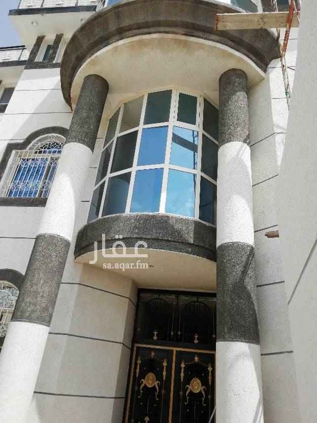 1472869 فيلا جديدة بالدانة الجنوبية عبارة عن ثلاث ادوار مستقلة كل دور ثلاث غرف نوم ومجلس ومقلط وصالة ومجلس نساء كما يوجد بالدور الارضي مجلس خارجي ومشب و4دورات مياه يفضل الاجار بالكامل موقع مميز جدا قريب من ارامكو قريب من منتزه الدانة كل الخدمات متوفرة مدارس أرامكو مخارج متعددة من الحي إلى كل الجهات
