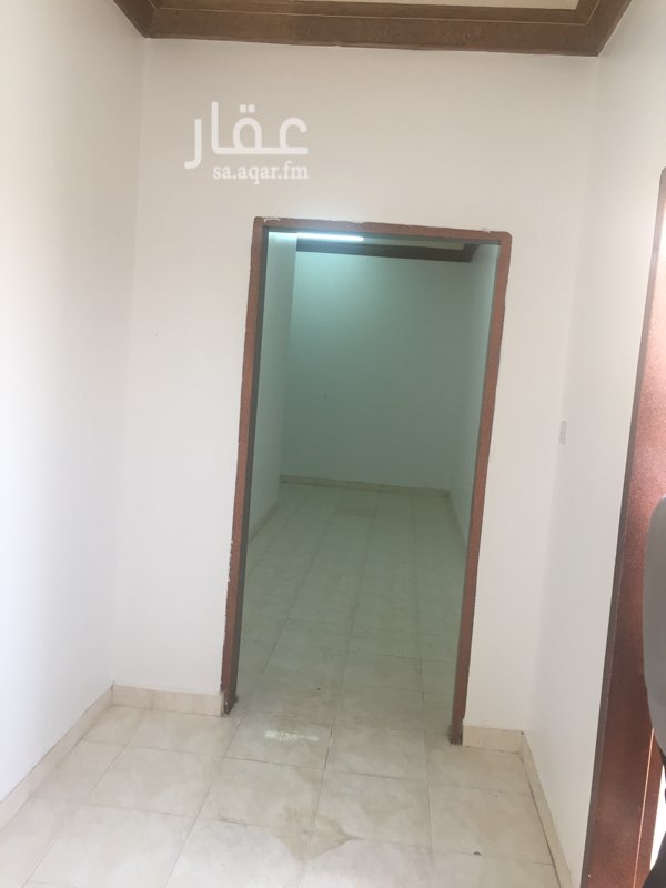 1584719 لأصحاب الذوق الرفيع
للإجار شقه علويه مجدده مع السطح خاص بها حى ممتاز جدا
الدور الثالث جيران ممتازين عداد مستقل جميع الخدمات
متوفره
مع تحيات مكتب الزويد لادارة الاملاك يرحب بكم 🌹
0551111228