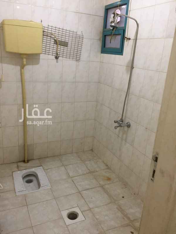 1762243 فرصه شقه للإجار
موقع ممتاز جدا عداد مستقل مكونة من 3 غرف نوم وصالة
و2 حمام مسوين لها صيانه كامله
لتواصل مكتب الزويد لإدارة الاملاك يرحب بكم 🌹
0551111228