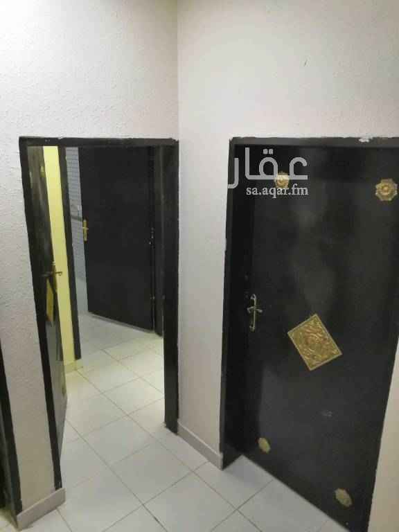 1511150 شقتين دور اول بحي الرمال
كهرباء مشترك الإيجار سنوي ١٥الف شهري ١٣٠٠
شارع ٢٠ جنوبي الشقة مجديده موقعها ممتاز
٣غرف وصاله
٢نوم ومجلس وصاله و٢ حمام ومطبخ مدخلين
و يوجد شقة مع السطح ٣نوم وصالة ومجلس و٢ حمام ومطبخ وسطح كبير الإيجار سنوي ١٦الف وشهري ١٤٠٠ الكهرباء مستقيل مدخلين
( ٣شقق في البيت)
للتواصل فقط علي
٠٥٥٣٣٦٢٤٩١