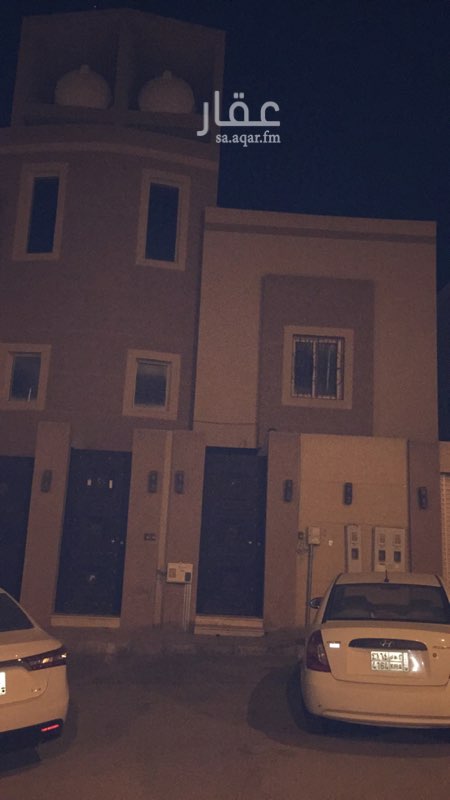 1409290 للايجار دور علوي بحي الملقا مستخدم نظيف مدخل مشترك يتكون من مجلس وغرفتين نوم ودورتين مياه ومطبخ راكب علماً بأن التكييف غير راكب.