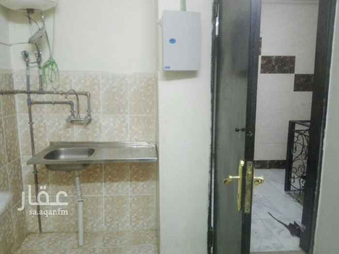 1635439 غرفة عزاب مكيفة يوجد حمام ومطبخ مستقل شارع عسير امتداد طريق المدينة المنورة ايجار شهري ٦٥٠ ريال شاملة الماء فقط او ايجار ٣ شهور ١٧٠٠ريال شاملة الماء والكهرباء للتواصل 0553304073
