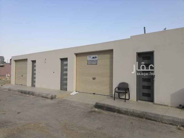 1510065 استراحة عزاب مجلس 8×4 تقريباً غرفة 4×4 دورة مياه و مدخل سيارة و حوش