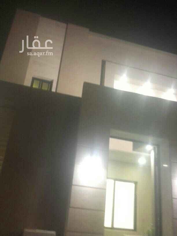1509186 للبيع فيلا درج صالة مع شقة مربع ١٨. المساحة ٣٤٨متر شارع ١٥جنوبي. الارضي مجلس ومقلط وصالة وغرفة سواق ومدخل سيارة العلوي ٤غرف نوم السطح غرفة شغالة. الشقة ٣ غرف نوم وصالة حد ١٧٠٠٠٠٠٠ ريال