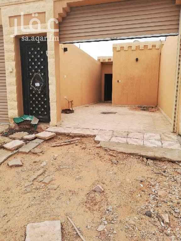 1361651 السلام عليكم حوشين شباب للاستثمار الحوش الاول يتكون من غرفه وصاله ودورة مياة ومطبخ ومشب ومدخل سياره الحوش الثاني يتكون من غرفه ومطبخ ودورة مياه ومدخل سياره اعطيك عقد ٥ سنوات الايجار للجميع ١٢ الف ياالله ترزقو الله للاستفسار وت سب على الرقم ٠٥٥١٢٢٨٤٨٥
