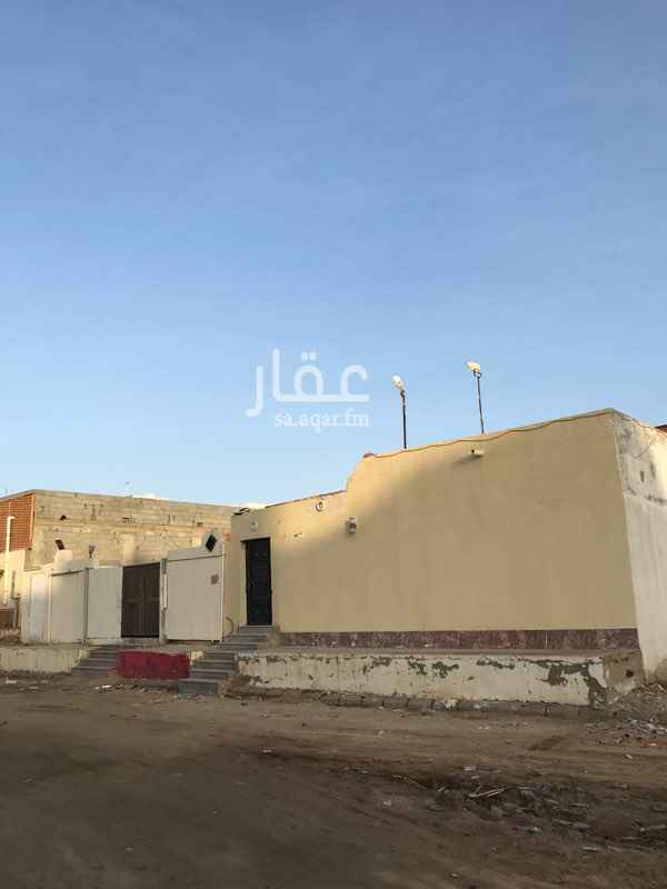 1401694 استراحه للايجارالسنوي قسمين
مساحة 500 متر
كل قسم يتكون من مجلس رجال بحمام
وغرفة نوم ومطبخ ومسبح لكل قسم
مطلوب 25000 الف
للتواصل
0594688888 - 0551303641