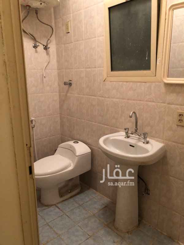 1649843 شقه مدخلين
ثلاث غرف
صاله
مطبخ حمامين