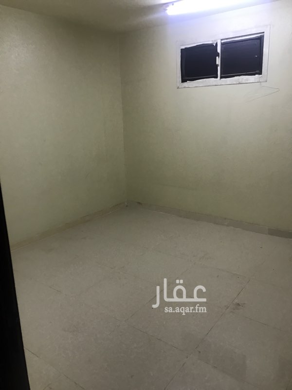 1703318 للايجار شقه شارع جبل صقليه