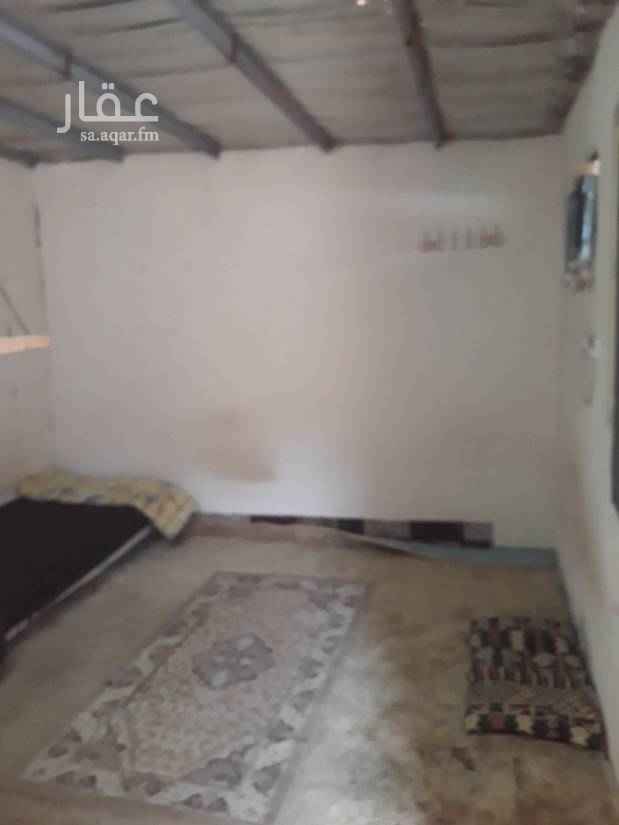 1547797 غرف عزاب نظيفه وموثثه ومطبخ كذلك دوره مياه مجهزه مكيفات وفرشات الايجار ٥٠٠ شهري شامل الكهرباء والماء وموقع مميز ع امتداد طريق ديراب والموقع هادي جدا و يوجد مواقف للسيارات كذلك حوش استراحه ٢٠ × ٢٠ مجهز فيه غرفه ودوره مياه اكرمكم الله واصله الكهرباء والماء استثماري الموقع مجهز بالكاميرات المراقبه ع الموقع حفظا لحقوق الجميع