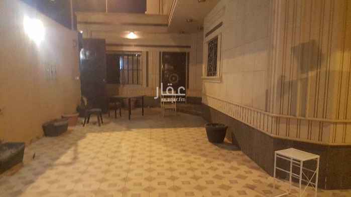 1468026 دور أرضي للإيجار..مساحه 570متر
حوش يتسع ٤سيارات ومشب حلو ومجلس رجال مع دوره المياه ومقلط وصاله ومطبخ راكب و٤غرف نوم واحده ماستر
حي المزيني. الفله زاويه شارع١٥×١٥ جنوبي شرقي