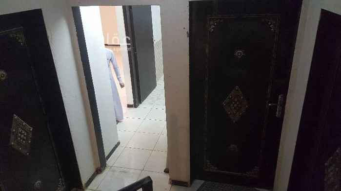 1581998 شقه للإيجار حي المونسيه مربع فنجال قريبه من المسجد والجامع ايضآ
٣غرف وصاله ومطبخ ودورتين مياه دور اول عداد مشترك مكيفات شباك راكبه
الوكيشن صحيح ويوجد عندها لوحه رموز العدل للايجار رقم 9
شركه رموز العدل للعقارات والمقاولات
