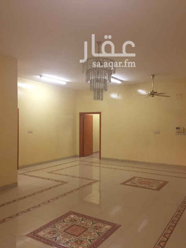 1626538 الدور كبير جدا ونظيف والغرف كبيره عباره عن 5 غرف وصاله و2 دورات مياه ومطبخ + حوش كبير فيه مستودع وغرفه للسائق بحمام
للاستفسار :
0551469900
0537600990
0538322112
العرض رقم : 221