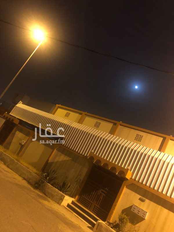 1633460 دور واحد على شارع 20 م شمال وشارع شرق تقريبا 10 م وشارع غرب تقريبا 10 م
مساحه الارض 400 م
مجلس رجال + مقلط تحضير + 2 غرف نوم + مجلس حريم + مطبخ + صاله + 3 دورات مياه اكرمكم الله
الماء + الصرف الصحي موصل جاهز
مدخل سياره