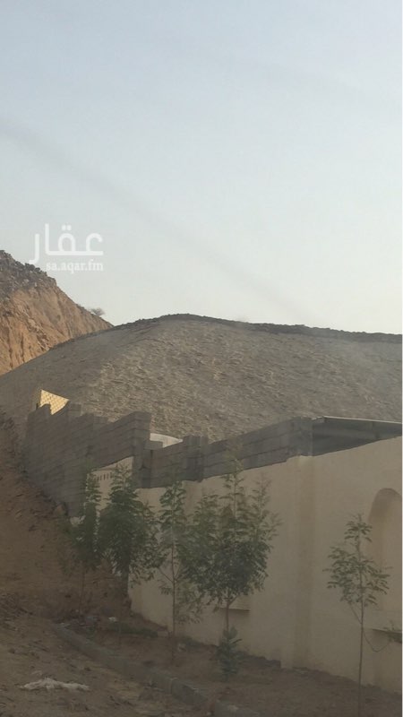 1436336 ارض مطلعه ع ارتفاع كبير في حي المحاميد بجدة لايوجد صك والارض مدكوكه ومبنيه حجر يوجد وثيقه