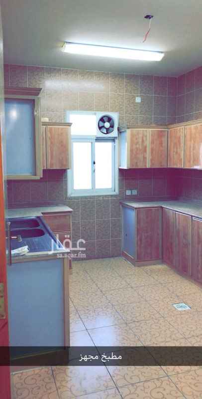 1693751 يوجد لدي شقة دور ثالث وبسعر خاص
مدخل للرجال ومدخل للنساء مع استقلالية تامة في عداد الكهرب وبها خزان مياه منفصل
يوجد بها /
1- مجلس رجال
2- مقلط رجال
3-ثلاث غرف نوم
4- صاله جلوس
5-مطبخ
6-مستودع
7-ثلاث دورات مياه