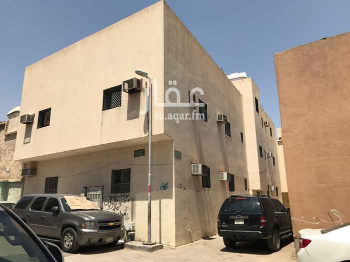 1155487 للبيع عمارة بناء شخصي في حي اليمامة شارع لقمان قريبه من شارع الفريان وشارع العشرين بمنفوحة
مكونة من دورين ونصف فيها خمس شقق بمساحات كبيرة كل شقه مكونه من (٣ غرف وصالة دورتين مياه ومطبخ) مؤجرة
الدخل الحالي ٥٥،٠٠٠ تقريبا كل شقه ١١،٠٠٠ ريال
مميزات العمارة
- موقع مميز قريبة جدا من شارع الفريان يفصل بينها وبينه فقط المسجد
- قريبه من الدئري الجنوبي مخرج ٢٢ وقريبه من وسط البلد
- تقع على شارع ١٠ متر من جهة الجنوب ومن جهة الشرق سكه ٤ متر
- توفر مواقف خاصة للعمارة
البيع من المالك مباشرة ((بدون سعي))