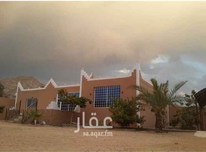 1519025 استراحه 3 شوارع فيها كهرباء بوثيقه
عباره عن 3 غرف كبار مع صاله كبيره ومطبخ نظام امريكي بناء مسلح وكامل البيع بالأثاث جديد
وغرفه بحمام معزوله في نهايه الحوش للرجال
الحوش مزروع فيه ليمون ومانجو وسدر ونخل الخ...
الحد صافي 450 الف