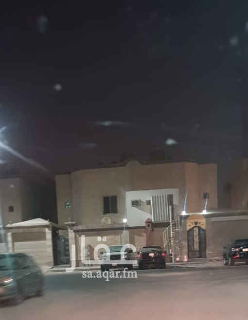 1576328 بيت في الدمام حي الفاخرية للايجار يحتوي على
مجلس ومقلط ومجلس خارجي
٦ دورات مياه
٤ غرف نوم
صالتين
ومحلق علوي يحتوي على غرفتين وغرفه غسيل وسطح
وحوش