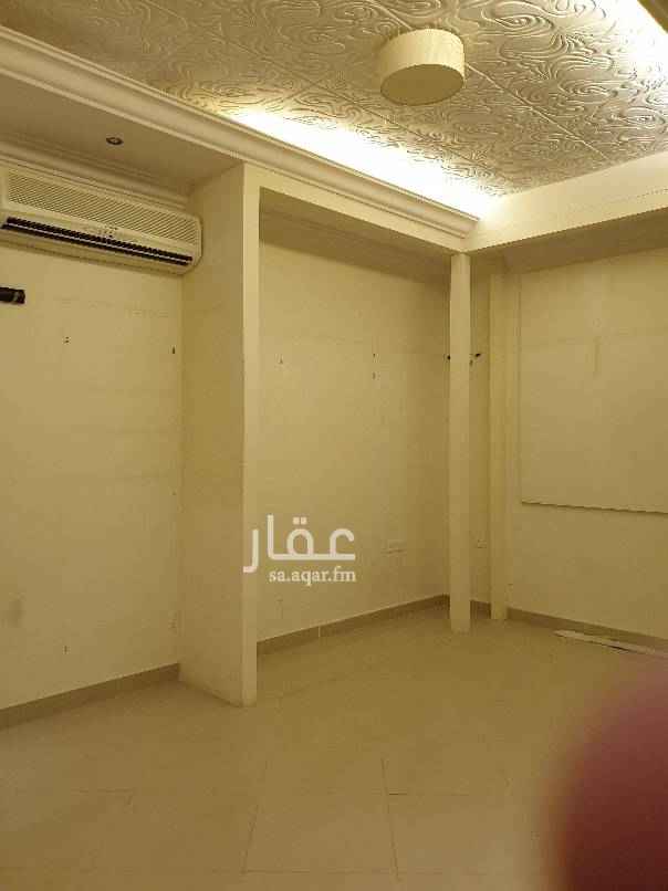 1517263 دور ارضي مدخل مستقل مع حوش ومدخل سيارة مكيفات راكبة ومطبخ راكب ثلاث غرف نوم ومجلس وصالتين قابل للتفاوض