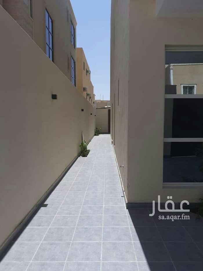 1765514 فيلا درج بالصالة مع شقة شمالية شارع ١٥متر الدور الارضي غرفة سائق ومدخل سيارة ومجلس ومقلط وصالة وحمام ومطبخ ومستودع وحوش جانبي الدور العلوي اربع ٢ماستر و٢ بدورة مياه السطح غرفة خادمة الشقة غرفتين وصاله ومطبخ ومجلس
