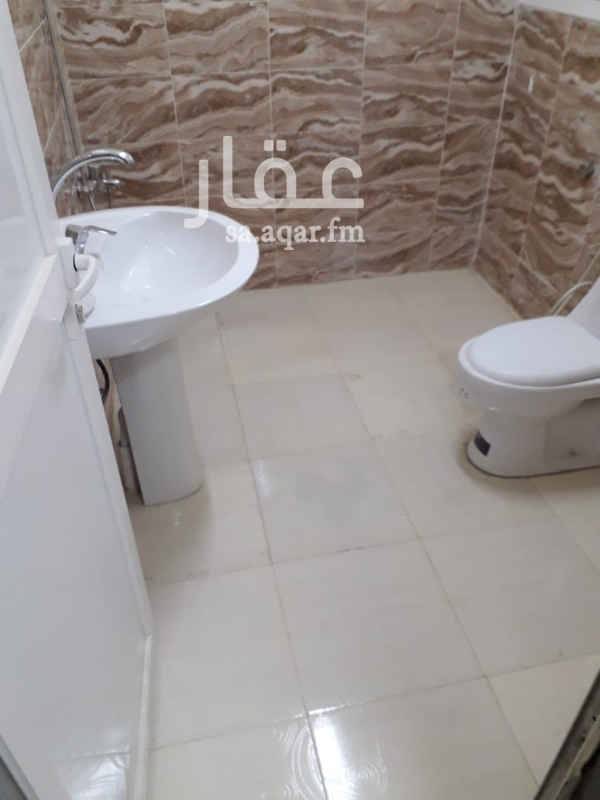 1755567 شقق جنوب شارع الملك فيصل (الوزير) بجانب مستوصف نسيم الازهار الشقق مجدد بالكامل سباكة وكهرباء مع اطلاله بلكونات التفاصيل 3 غرف+صاله +حمامين +مطبخ راكب 13.000 / 2 غرفه + صاله + حمام+ مطبخ راكب. 11.000- 3غرف+صاله +حمامين +مطبخ 12.000- غرفتين + صاله + حمام مطبخ. 10.000 لمعاينة الشقق الحارس 0509278380