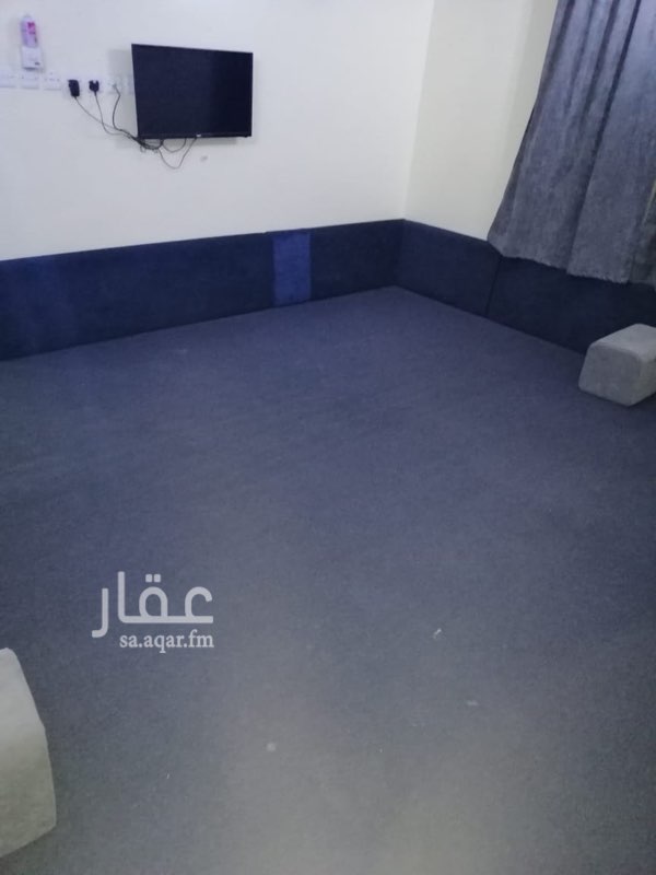 1760441 سلام عليكم للايجار شقق عزاب وغرف بحي النسيم الشرقي مفروشة غرفة وصالة ودورة مياة للايجار ويوجد غرفة بدورة مياه قريبة من الخدمات ومسجد والعثيم مول ايضاً قريبةمن طريق خريص لتواصل مع المالك مباشرة ٠٥٥٢٠٠٧١١٥ ابو زياد